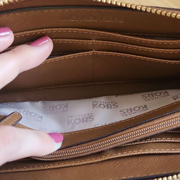 Michael Kors Brown Pebbled Leather Accordion Ziparound Wallet - Picture 9 of 10